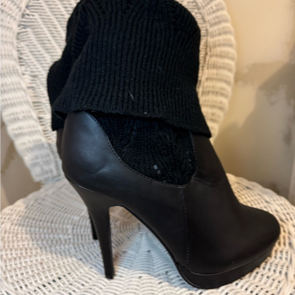 Sophisticated Black Stiletto Heeled Boots